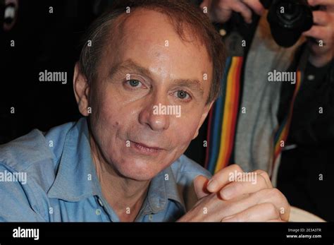 La Victoire de Houellebecq au Prix Goncourt: Un Triumph pour la Prose Crue et Controversée